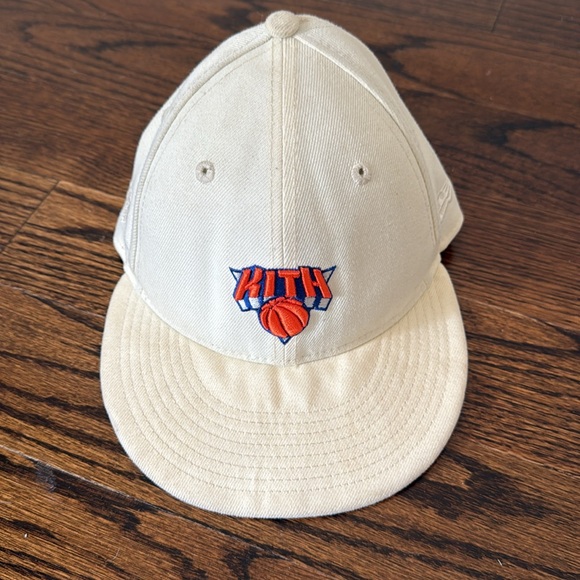 KITH New Era New York Knicks low Profile Baseball 59FIFTY Cap Sandrift - Picture 8 of 12